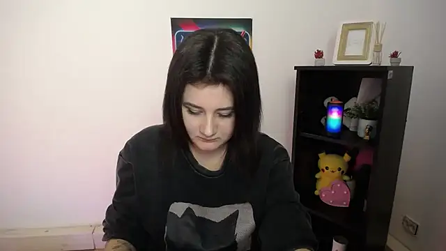 Snapshot of Katrin_kiss_ chatting on October 13, 1:47 pm Katrin kiss online show from October 13, 1:47 pm