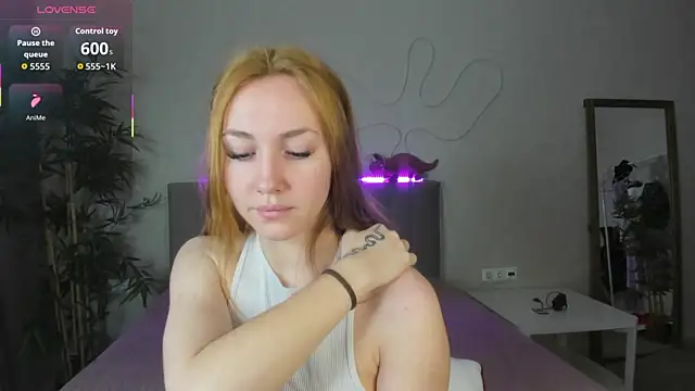 Luna G0ld online show from October 19, 12:01 am