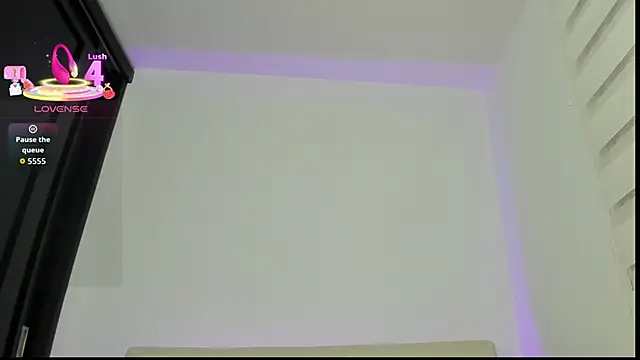 Snapshot of arianna_000 chatting on October 9, 2:21 pm arianna 000 online show from October 9, 2:21 pm