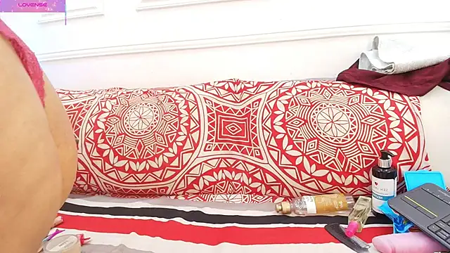 Daisy Price online show from October 8, 11:36 am