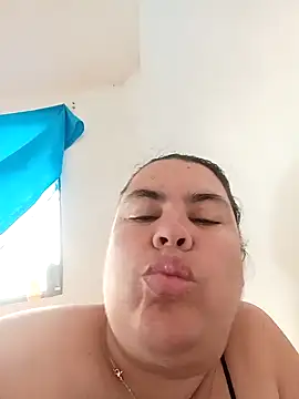 Snapshot of yaneth_ chatting on October 8, 3:16 pm yaneth  online show from October 8, 3:16 pm