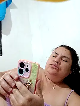 Snapshot of yaneth_ chatting on October 22, 11:37 am yaneth  online show from October 22, 11:37 am