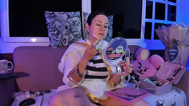 Snapshot of harimoon1 chatting on October 31, 3:19 am harimoon1 online show from October 31, 3:19 am