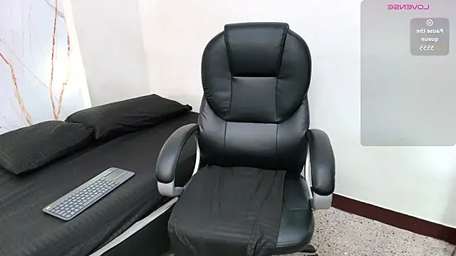 Snapshot of Karla_hilton1 chatting on October 27, 11:06 am Karla hilton1 online show from October 27, 11:06 am