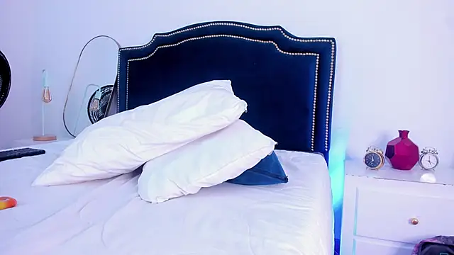 Snapshot of LiliCarterm chatting on October 31, 10:25 pm LiliCarterm online show from October 31, 10:25 pm