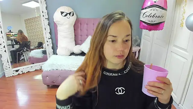 Tammy parker  online show from October 4, 4:29 am