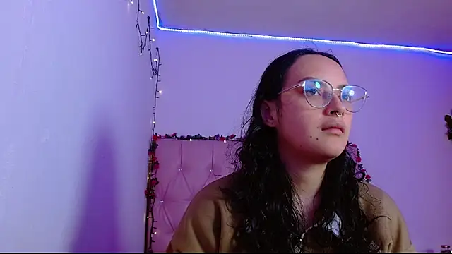 manumeow1 online show from December 22, 10:02 pm