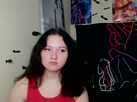 LadyAlice  online show from December 4, 7:10 am