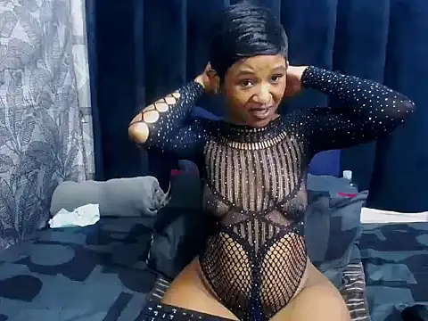 GoldenBigAssCurvy online show from November 3, 5:39 pm