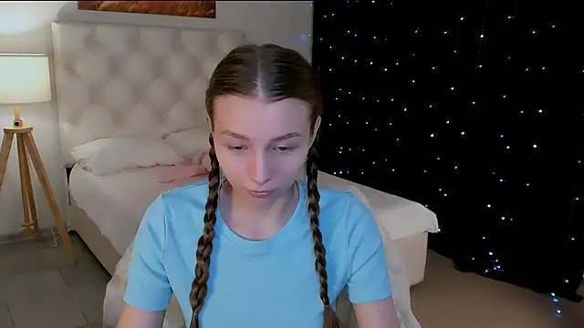 JulieDaniel online show from February 25, 8:24 am