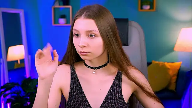 JulieDaniel online show from March 19, 9:02 am