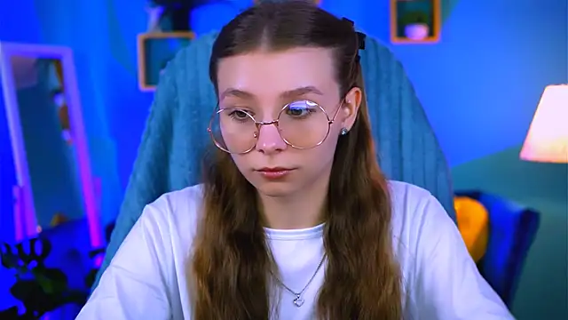 JulieDaniel online show from September 30, 9:04 am