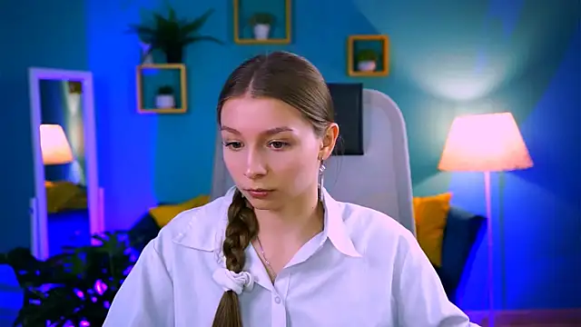 JulieDaniel online show from February 16, 8:58 am