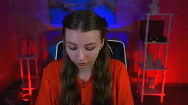 JulieDaniel online show from September 24, 8:24 am