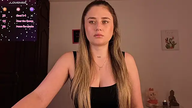 Snapshot of Veronika__Winslow_ chatting on October 7, 6:40 am Veronika Winslow online show from October 7, 6:40 am