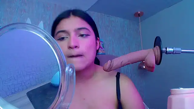 laurenelove online show from November 12, 3:59 am