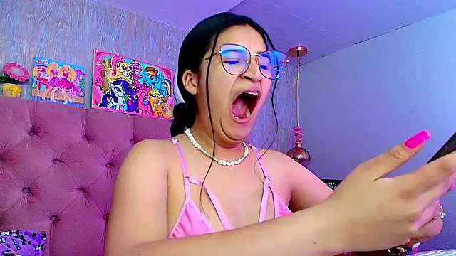 laurenelove online show from January 18, 3:47 am