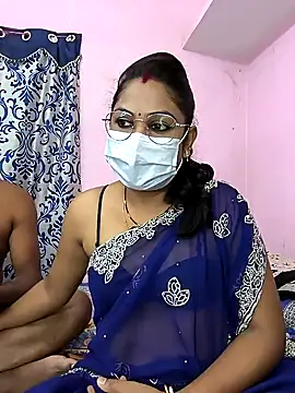 Snapshot of Lovlycouple1 chatting on October 19, 5:59 pm Lovlycouple1 online show from October 19, 5:59 pm