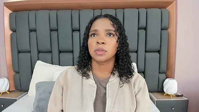 LisaMendez online show from November 4, 3:55 am