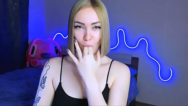 Snapshot of LaraKrein_lk chatting on September 20, 2:37 pm LaraKrein lk online show from September 20, 2:37 pm