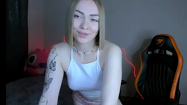 Snapshot of LaraKrein_lk chatting on October 23, 7:31 pm LaraKrein lk online show from October 23, 7:31 pm