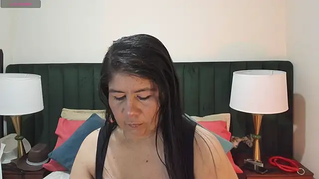 Snapshot of kiraGeiner chatting on September 27, 5:03 am kiraGeiner online show from September 27, 5:03 am