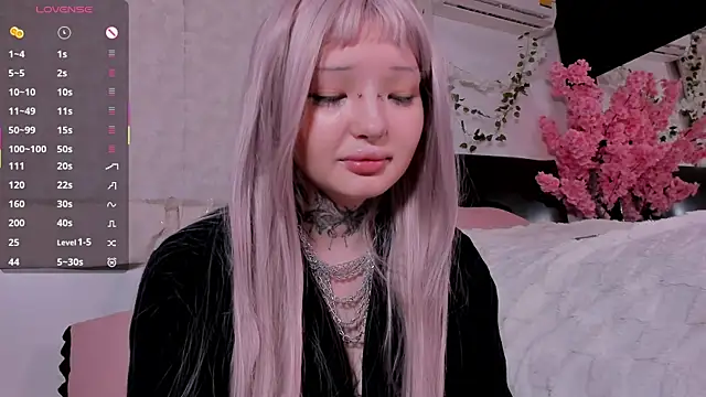 Snapshot of Lein_Bone chatting on October 13, 12:13 am Lein Bone online show from October 13, 12:13 am