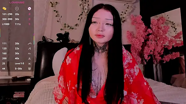 Snapshot of Lein_Bone chatting on October 18, 12:46 am Lein Bone online show from October 18, 12:46 am