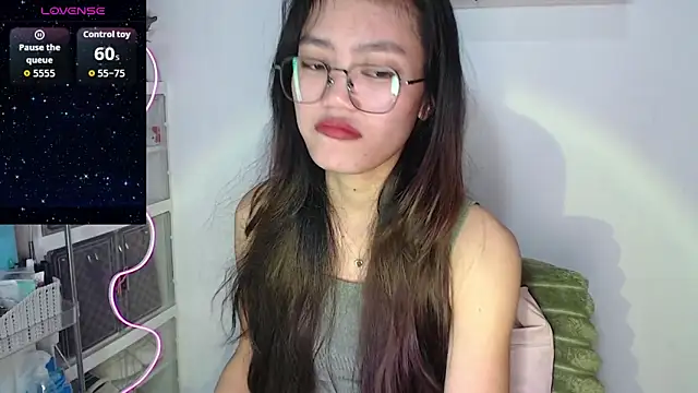 skinny gracie online show from March 21, 8:41 am