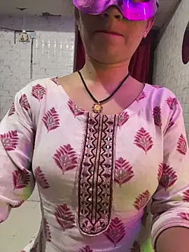 Snapshot of MONA_0213 chatting on October 19, 8:11 pm MONA 0213 online show from October 19, 8:11 pm