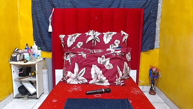 Snapshot of Candycrush2555 chatting on September 9, 6:19 pm Candycrush2555 online show from September 9, 6:19 pm