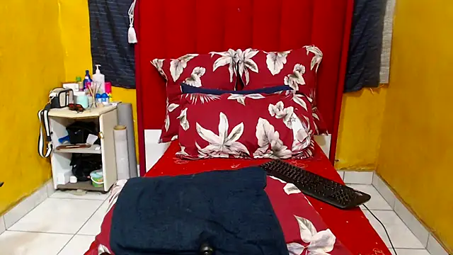 Snapshot of Candycrush2555 chatting on September 14, 7:56 pm Candycrush2555 online show from September 14, 7:56 pm