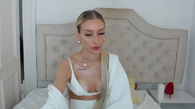 NatalieSensual online show from September 22, 8:35 am