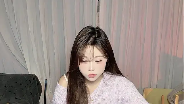 CAICAI BABY online show from March 6, 2:12 pm