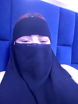 Snapshot of _Douna_-_ chatting on November 1, 12:04 am Douna - online show from November 1, 12:04 am