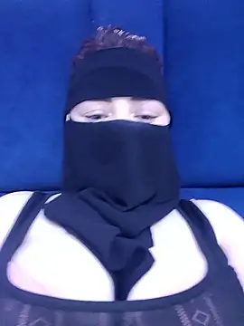 Snapshot of _Douna_-_ chatting on October 23, 11:33 pm Douna - online show from October 23, 11:33 pm