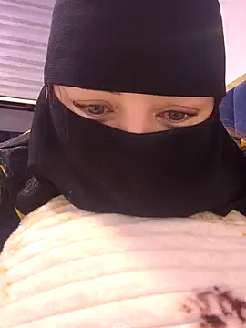 Snapshot of _Douna_-_ chatting on October 25, 4:42 am Douna - online show from October 25, 4:42 am