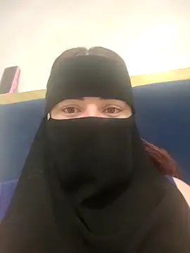 Snapshot of _Douna_-_ chatting on October 30, 6:53 pm Douna - online show from October 30, 6:53 pm