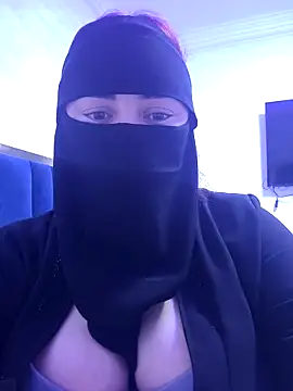 Snapshot of _Douna_-_ chatting on September 19, 12:20 am Douna - online show from September 19, 12:20 am