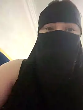 Snapshot of _Douna_-_ chatting on November 2, 2:04 am Douna - online show from November 2, 2:04 am