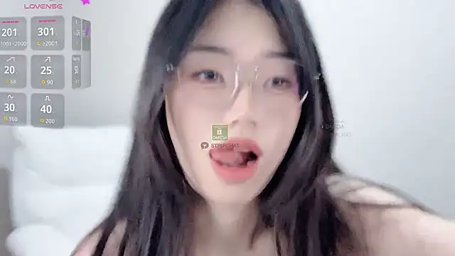 Snapshot of Lgsander_ chatting on September 26, 3:48 am Lgsander online show from September 26, 3:48 am