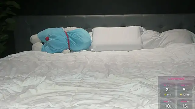 Snapshot of angelacuutie chatting on October 25, 2:41 am angelacuutie online show from October 25, 2:41 am