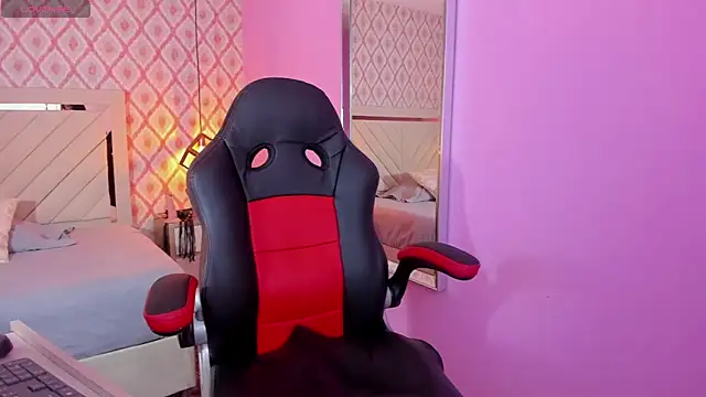 Snapshot of ALANA_WATSONN chatting on September 18, 12:37 pm ALANA WATSONN online show from September 18, 12:37 pm