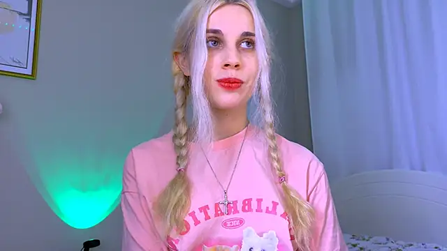 Snapshot of carmen_crybaby chatting on September 26, 6:05 pm carmen crybaby online show from September 26, 6:05 pm