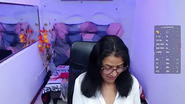 Snapshot of AmandaPeet chatting on October 27, 8:14 pm AmandaPeet online show from October 27, 8:14 pm