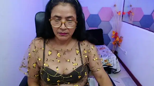 Snapshot of AmandaPeet chatting on September 17, 7:56 pm AmandaPeet online show from September 17, 7:56 pm