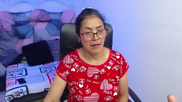 Snapshot of AmandaPeet chatting on November 1, 9:41 pm AmandaPeet online show from November 1, 9:41 pm