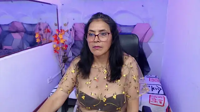 Snapshot of AmandaPeet chatting on October 31, 9:30 pm AmandaPeet online show from October 31, 9:30 pm