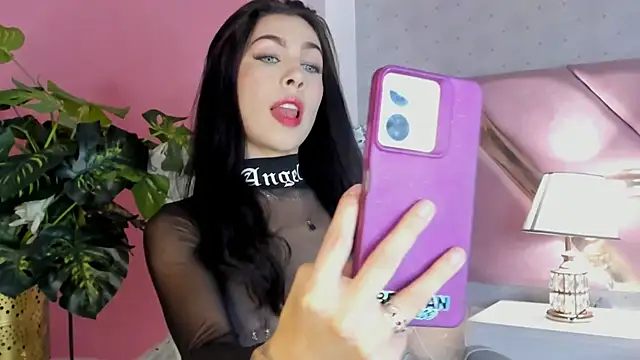 RoxyReign online show from September 13, 9:01 pm