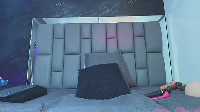 Snapshot of Roxana_gomez chatting on September 22, 3:27 am Roxana gomez online show from September 22, 3:27 am